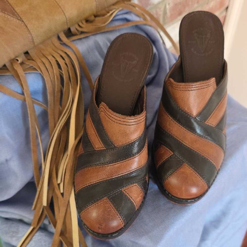 Frye Brown and Black Leather Mules - Picture 4 of 17